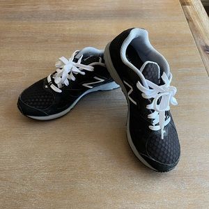 Black New Balance Sneakers size 6